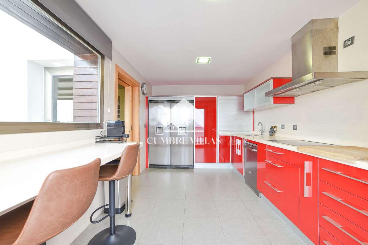 4 slaapkamer Villa te koop in Almunecar met zwembad - € 1.100.000 (Ref: 7290013)