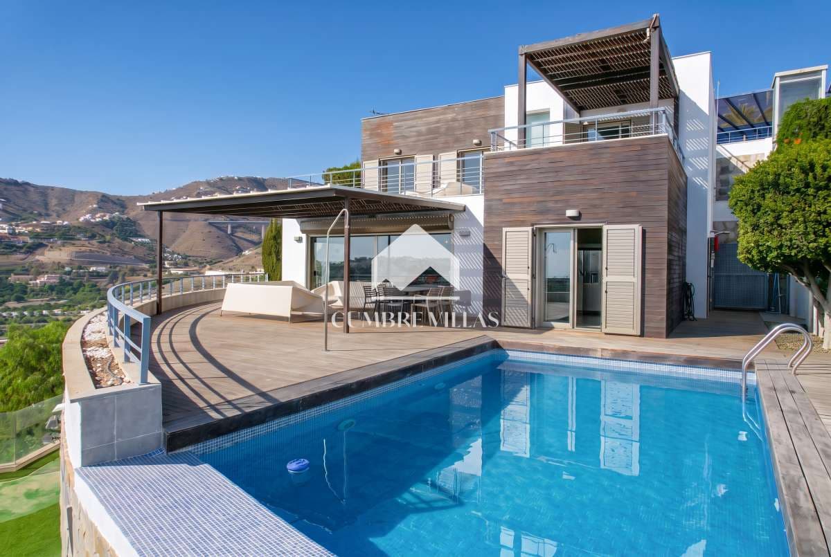 4 soveværelse Villa til salg i Almunecar med swimmingpool garage - € 875.000 (Ref: 7290013)