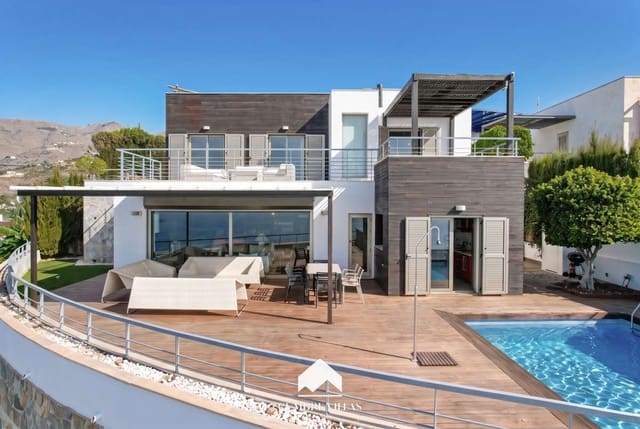 4 Zimmer Villa zu verkaufen in Almuñécar mit Pool Garage - 875.000 € (Ref: 7290013)