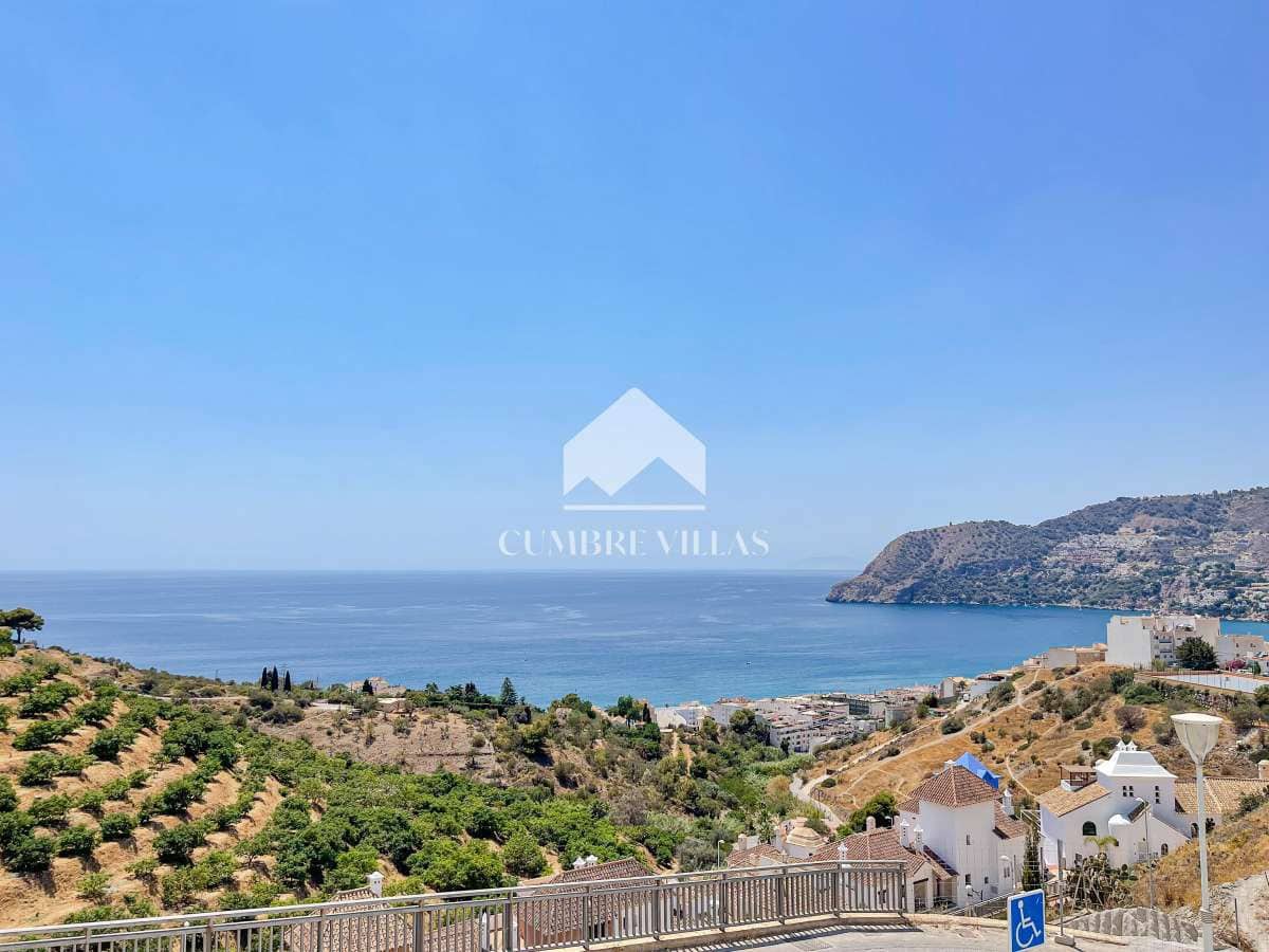 4 bedroom Villa for sale in La Herradura with pool garage - € 1,695,000 (Ref: 7358699)