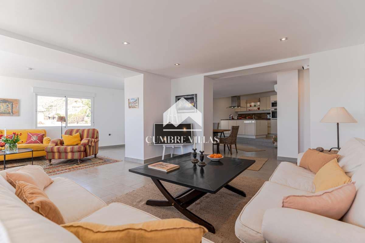 3 slaapkamer Villa te koop in Almunecar met zwembad garage - € 675.000 (Ref: 7450410)