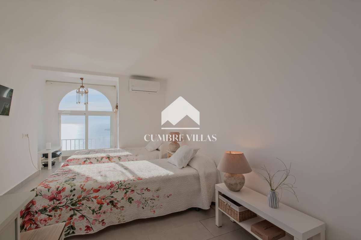 3 slaapkamer Villa te koop in Almunecar met zwembad garage - € 675.000 (Ref: 7450410)