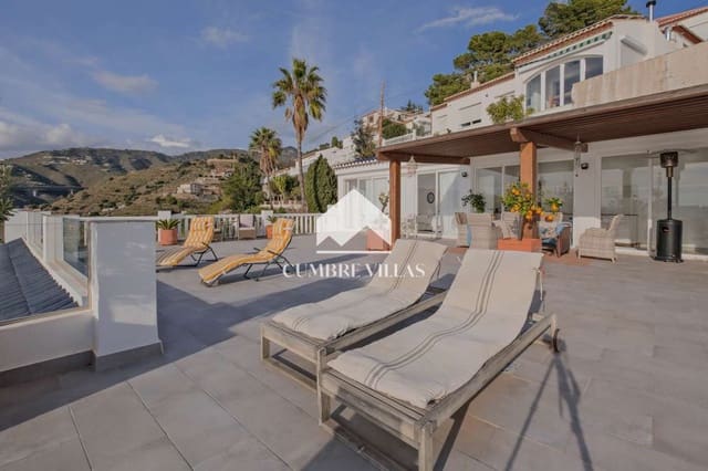 3 slaapkamer Villa te koop in Almuñécar met zwembad garage - € 675.000 (Ref: 7450410)