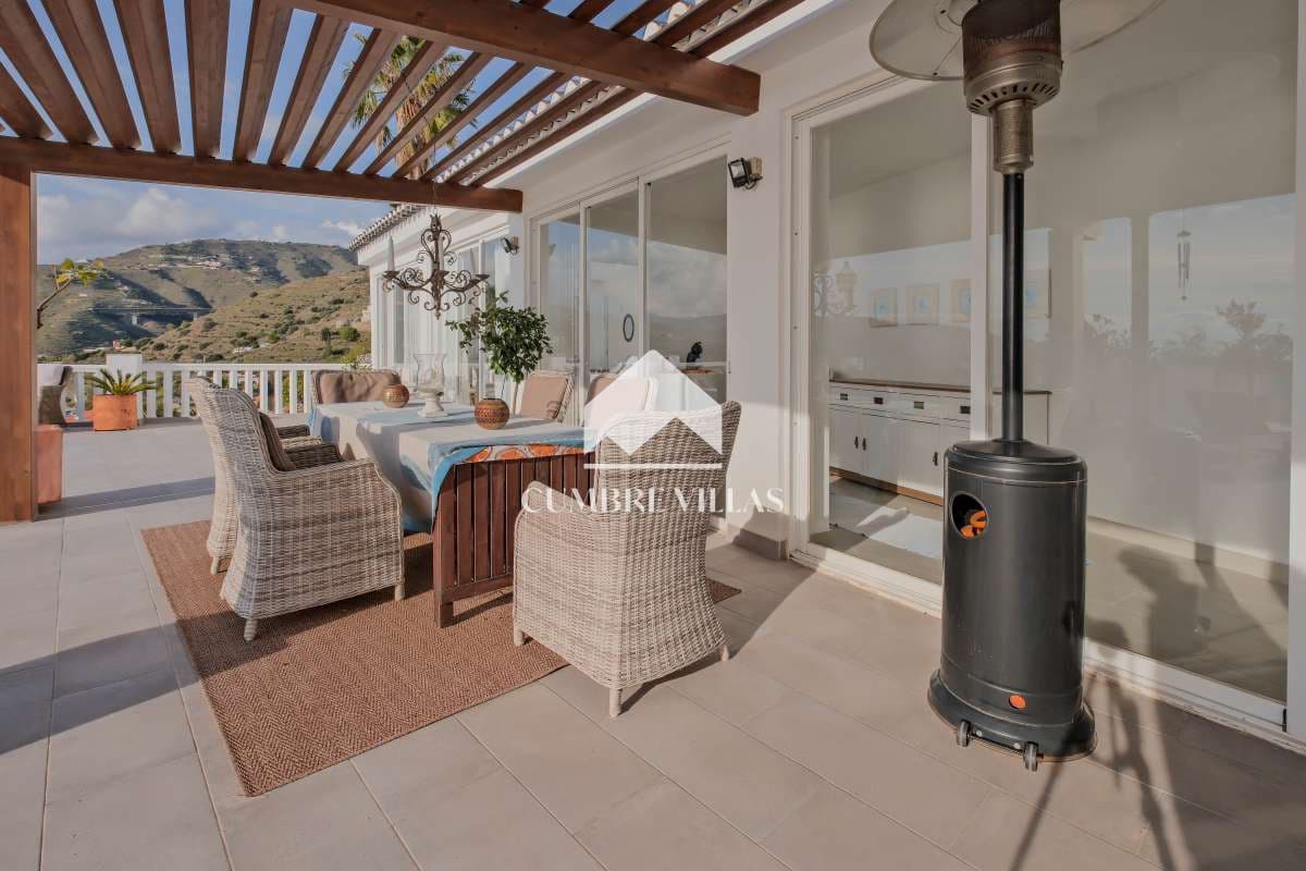 3 slaapkamer Villa te koop in Almunecar met zwembad garage - € 675.000 (Ref: 7450410)