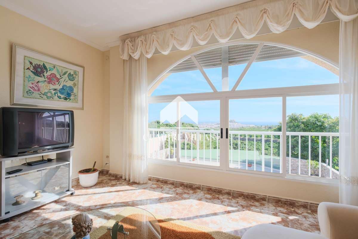 3 soveværelse Finca/Landehus til salg i Salobrena med swimmingpool garage - € 950.000 (Ref: 7864992)