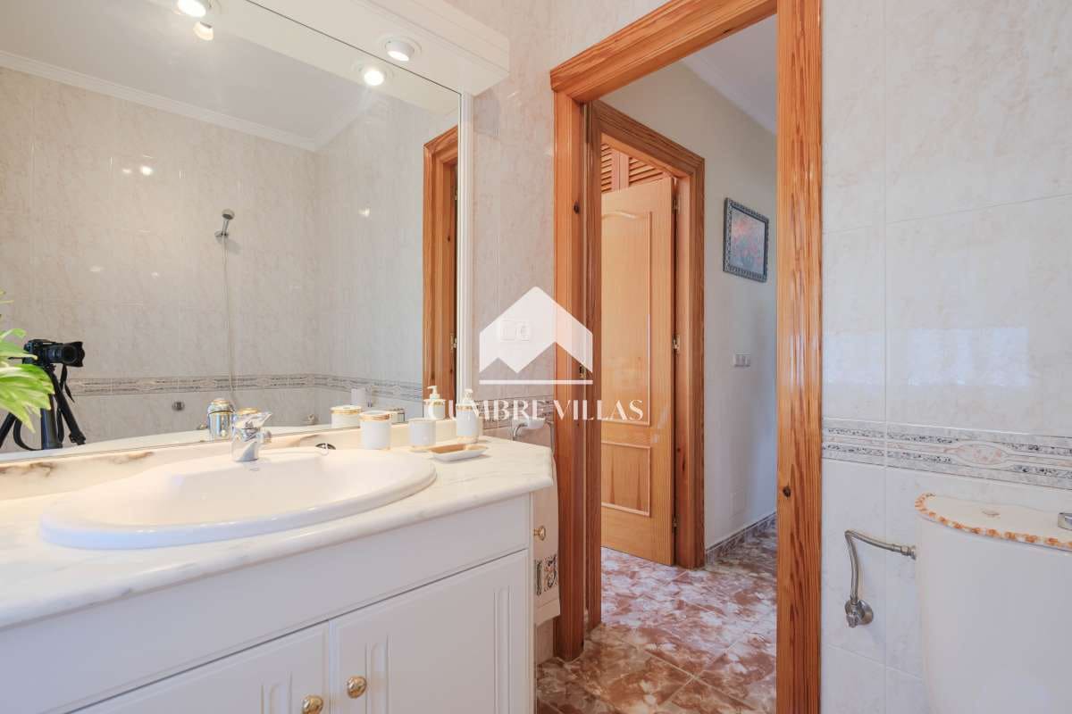 3 soveværelse Finca/Landehus til salg i Salobrena med swimmingpool garage - € 950.000 (Ref: 7864992)