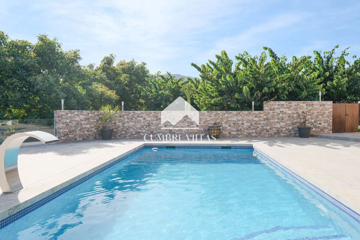 3 soveværelse Finca/Landehus til salg i Salobrena med swimmingpool garage - € 950.000 (Ref: 7864992)