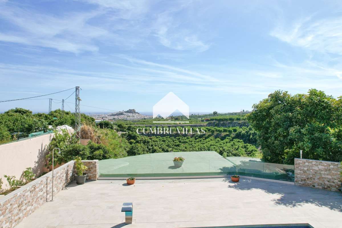 3 soveværelse Finca/Landehus til salg i Salobrena med swimmingpool garage - € 950.000 (Ref: 7864992)