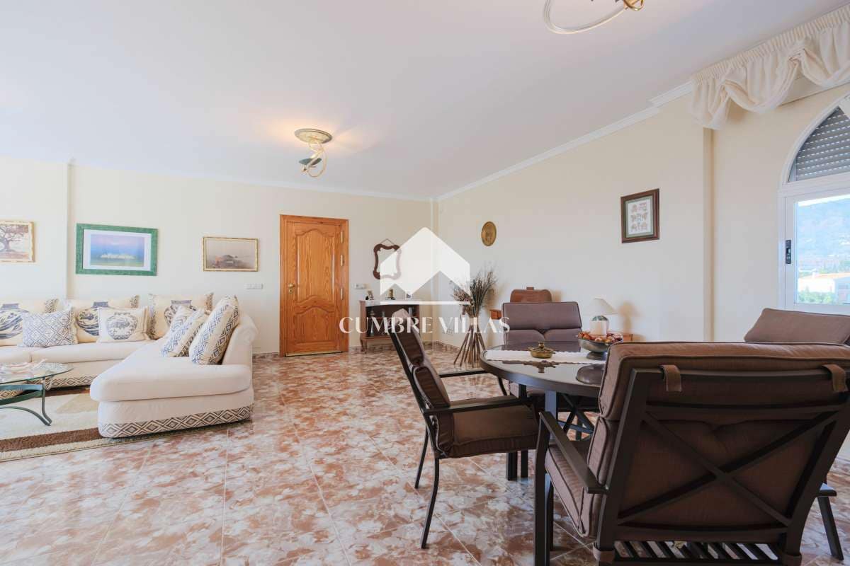 3 soveværelse Finca/Landehus til salg i Salobrena med swimmingpool garage - € 950.000 (Ref: 7864992)