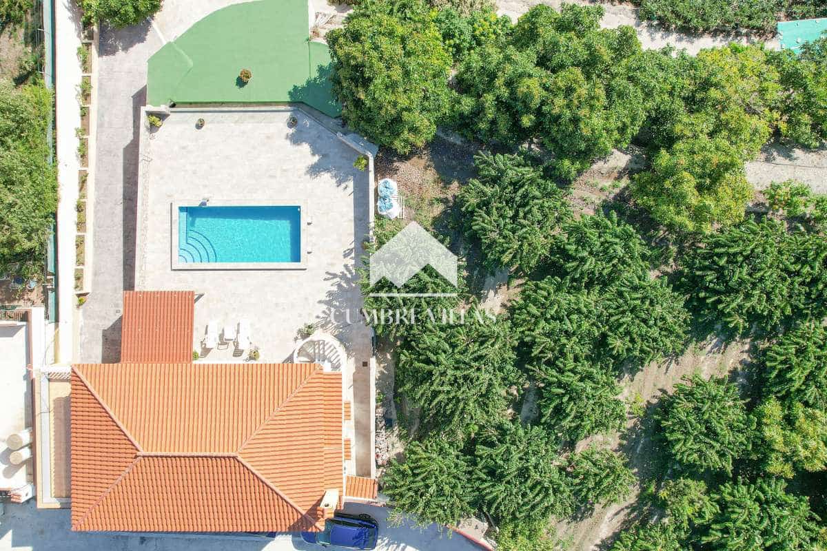 3 soveværelse Finca/Landehus til salg i Salobrena med swimmingpool garage - € 950.000 (Ref: 7864992)