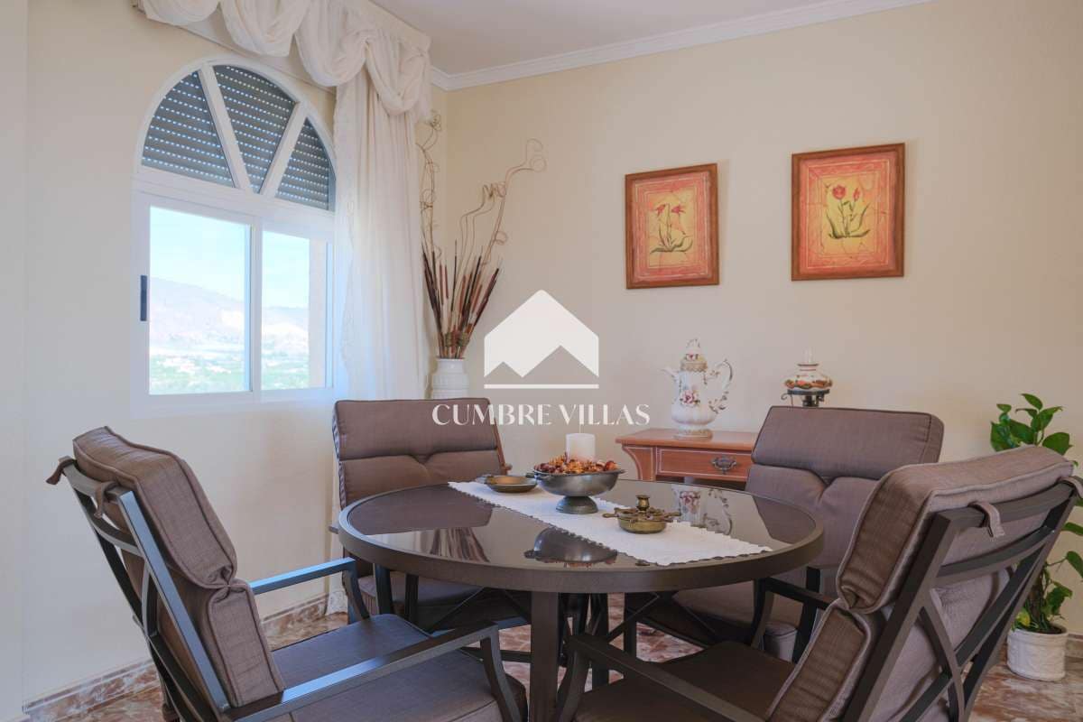 3 soveværelse Finca/Landehus til salg i Salobrena med swimmingpool garage - € 950.000 (Ref: 7864992)