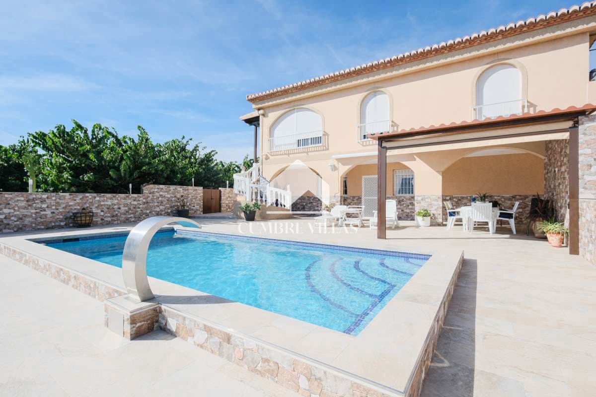 3 soveværelse Finca/Landehus til salg i Salobrena med swimmingpool garage - € 950.000 (Ref: 7864992)