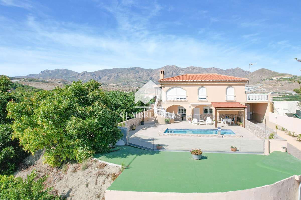 3 soveværelse Finca/Landehus til salg i Salobrena med swimmingpool garage - € 950.000 (Ref: 7864992)