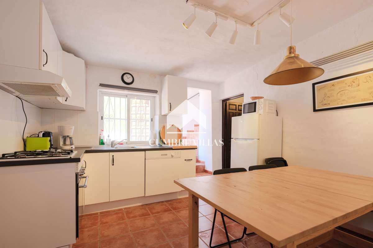 8 soverom Finca/Herregård til salgs i La Herradura med svømmebasseng - € 695 000 (Ref: 8293698)