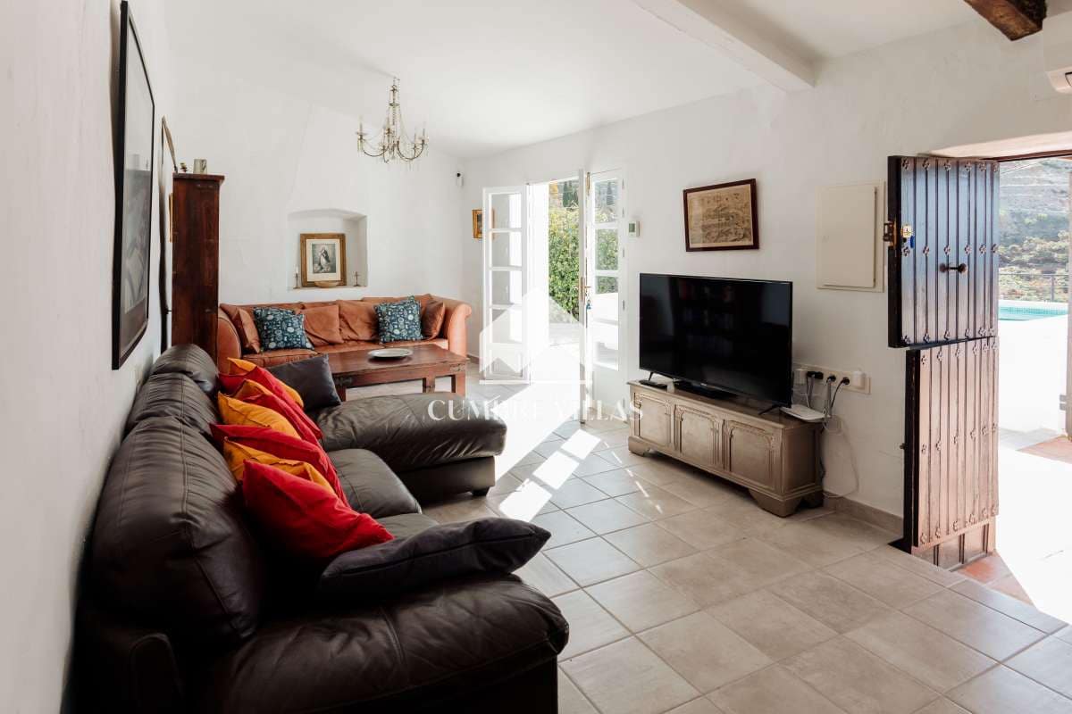 8 soverom Finca/Herregård til salgs i La Herradura med svømmebasseng - € 695 000 (Ref: 8293698)