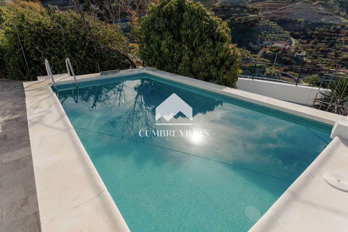 8 soverom Finca/Herregård til salgs i La Herradura med svømmebasseng - € 695 000 (Ref: 8293698)