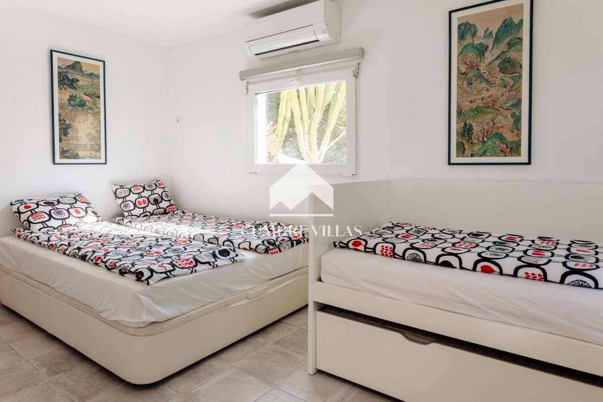 8 soverom Finca/Herregård til salgs i La Herradura med svømmebasseng - € 695 000 (Ref: 8293698)