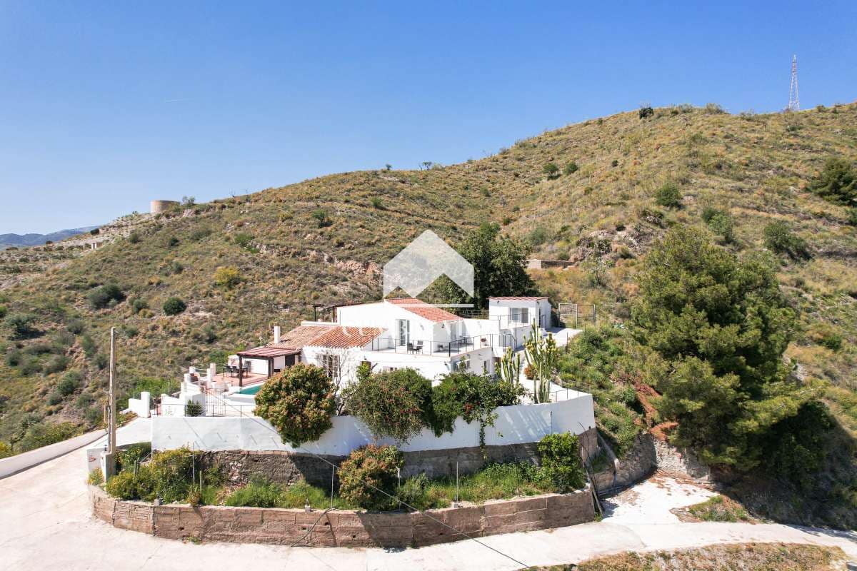 8 soverom Finca/Herregård til salgs i La Herradura med svømmebasseng - € 695 000 (Ref: 8293698)