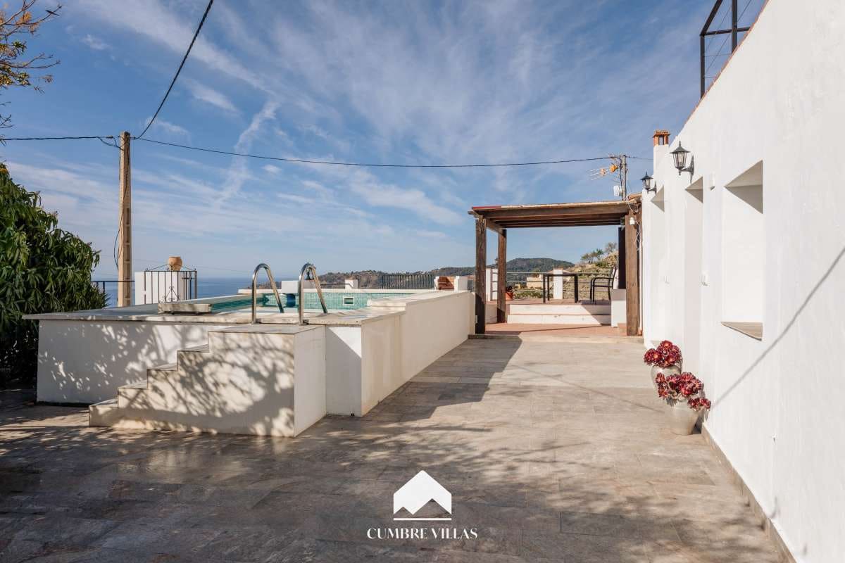 Finca/Casa Rural de 8 habitaciones en La Herradura en venta con piscina - 595.000 € (Ref: 8293698)