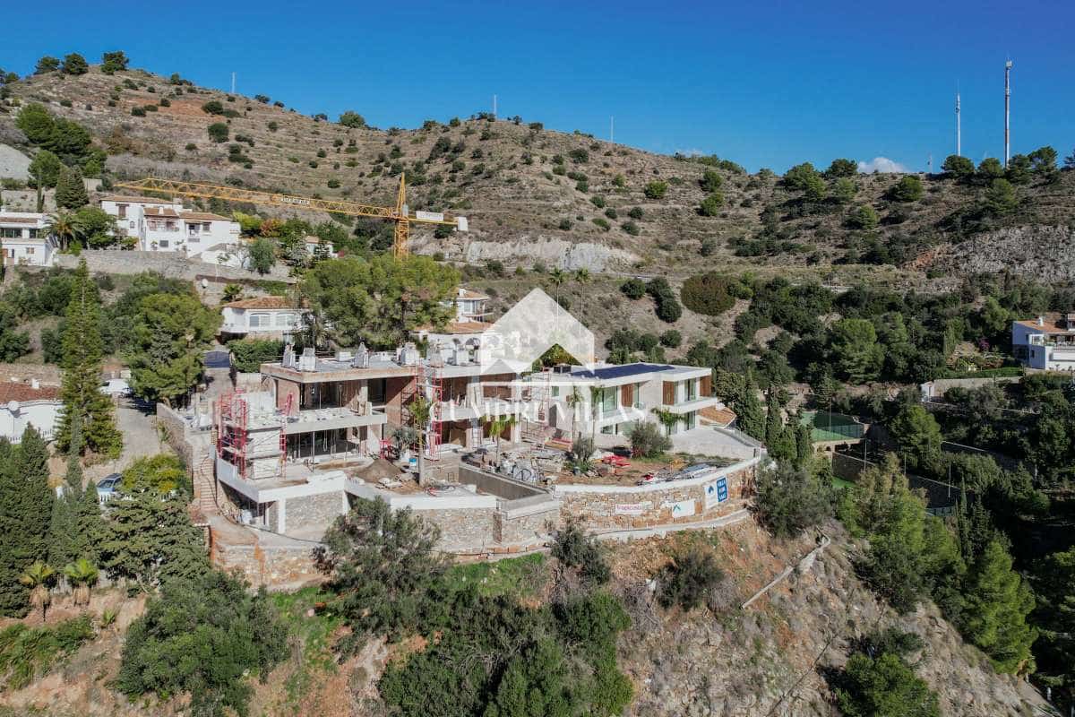 5 slaapkamer Villa te koop in Almunecar met zwembad garage - € 2.525.000 (Ref: 8315612)