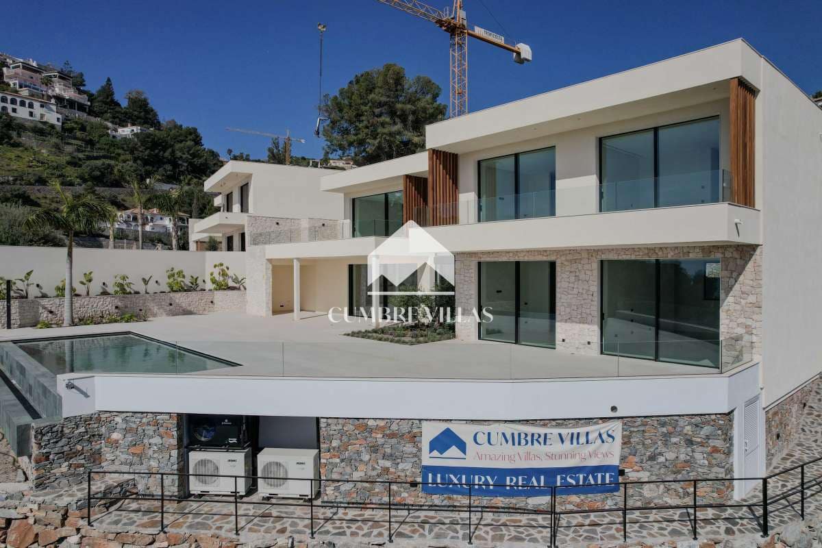 5 bedroom Villa for sale in Almunecar with pool garage - € 2,525,000 (Ref: 8315612)