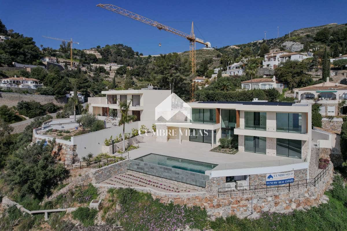 5 bedroom Villa for sale in Almunecar with pool garage - € 2,525,000 (Ref: 8315612)