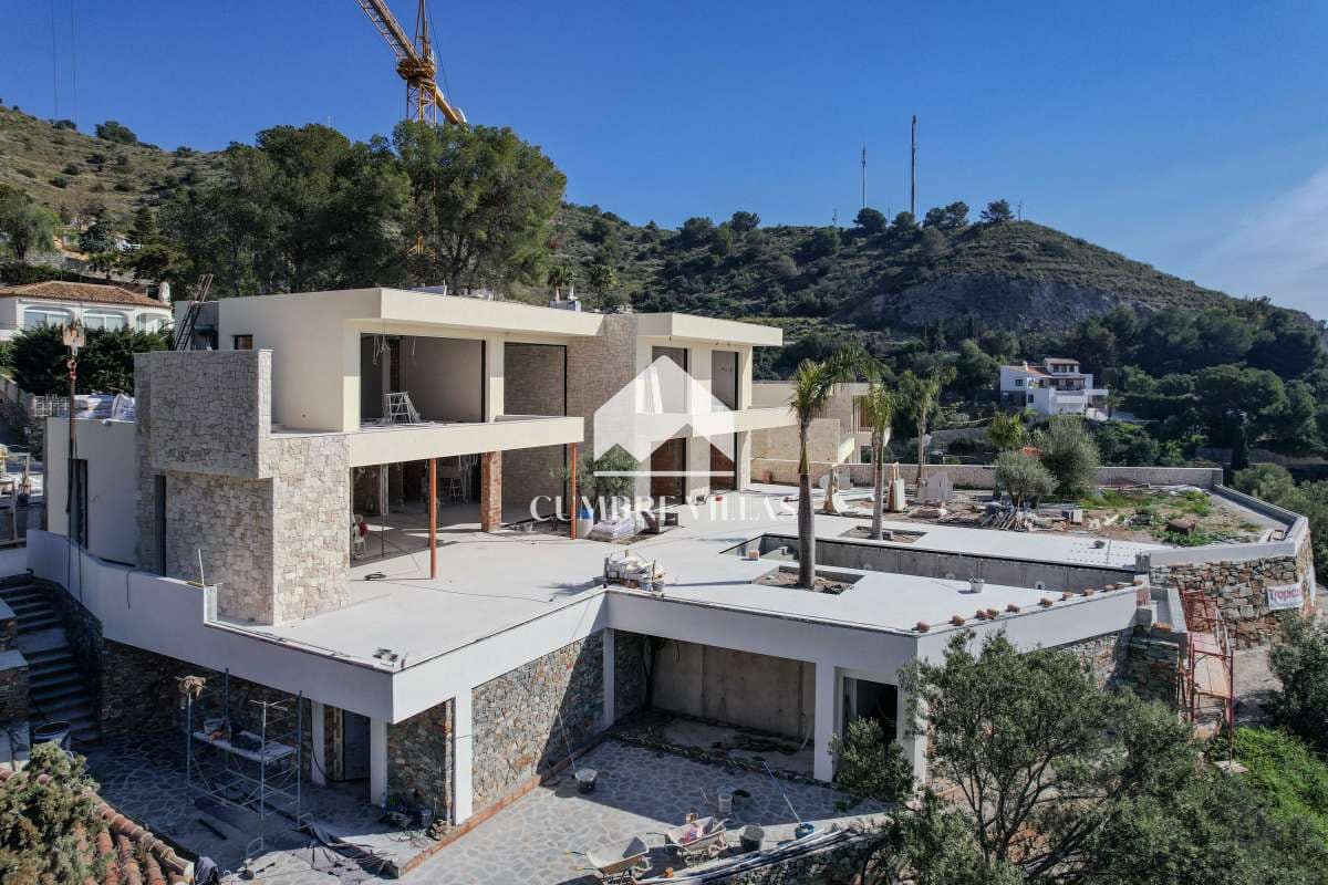 5 bedroom Villa for sale in Almunecar with pool garage - € 2,525,000 (Ref: 8315612)