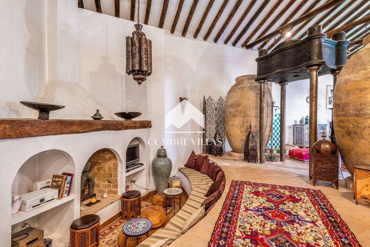 5 slaapkamer Villa te koop in Melegis met zwembad - € 625.000 (Ref: 8414818)
