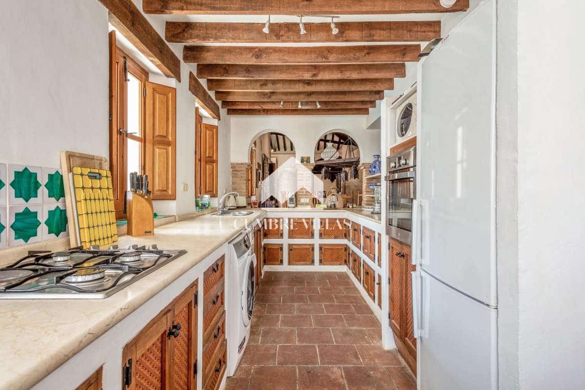 5 slaapkamer Villa te koop in Melegis met zwembad - € 625.000 (Ref: 8414818)