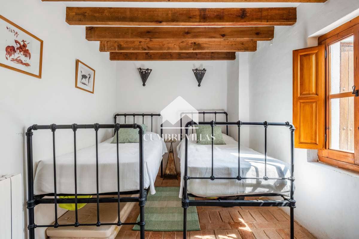 5 slaapkamer Villa te koop in Melegis met zwembad - € 625.000 (Ref: 8414818)
