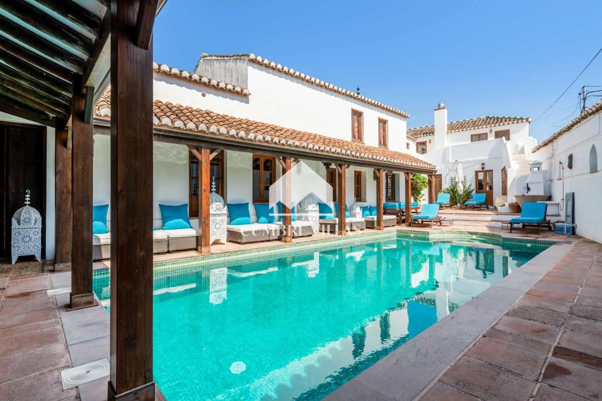 5 slaapkamer Villa te koop in Melegis met zwembad - € 625.000 (Ref: 8414818)