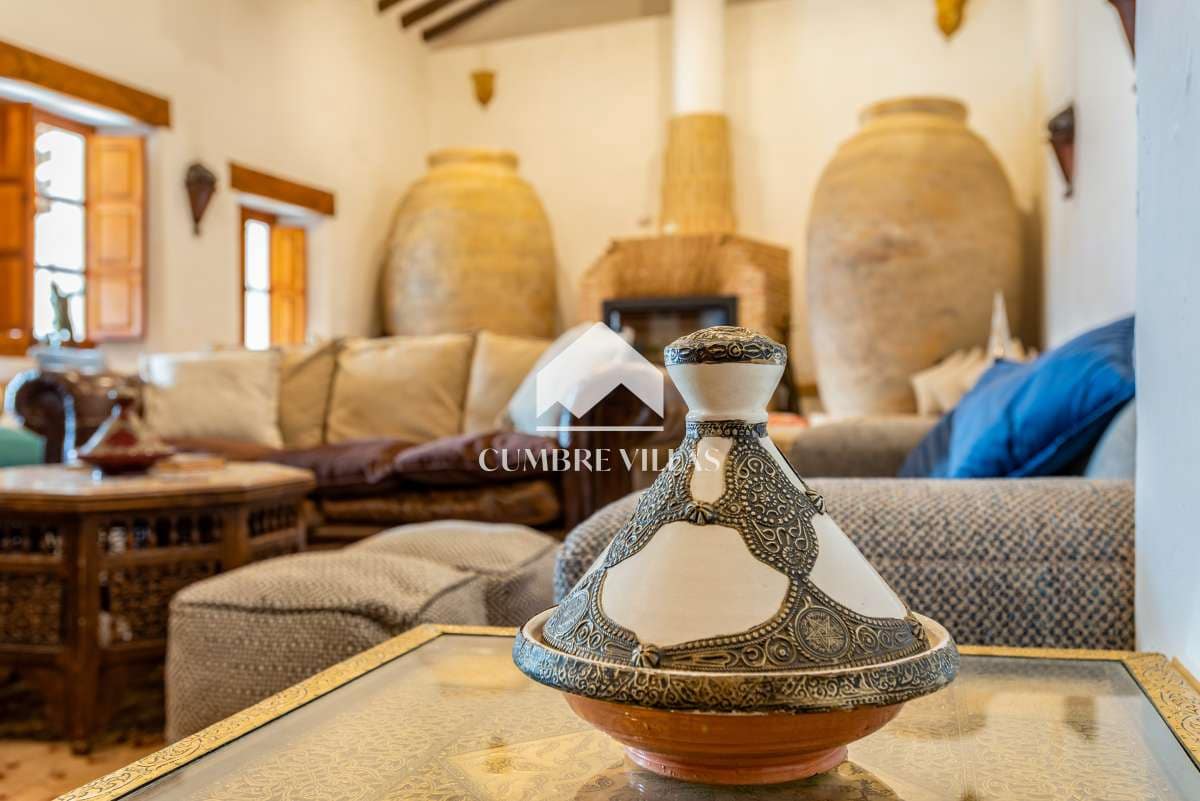 5 slaapkamer Villa te koop in Melegis met zwembad - € 625.000 (Ref: 8414818)