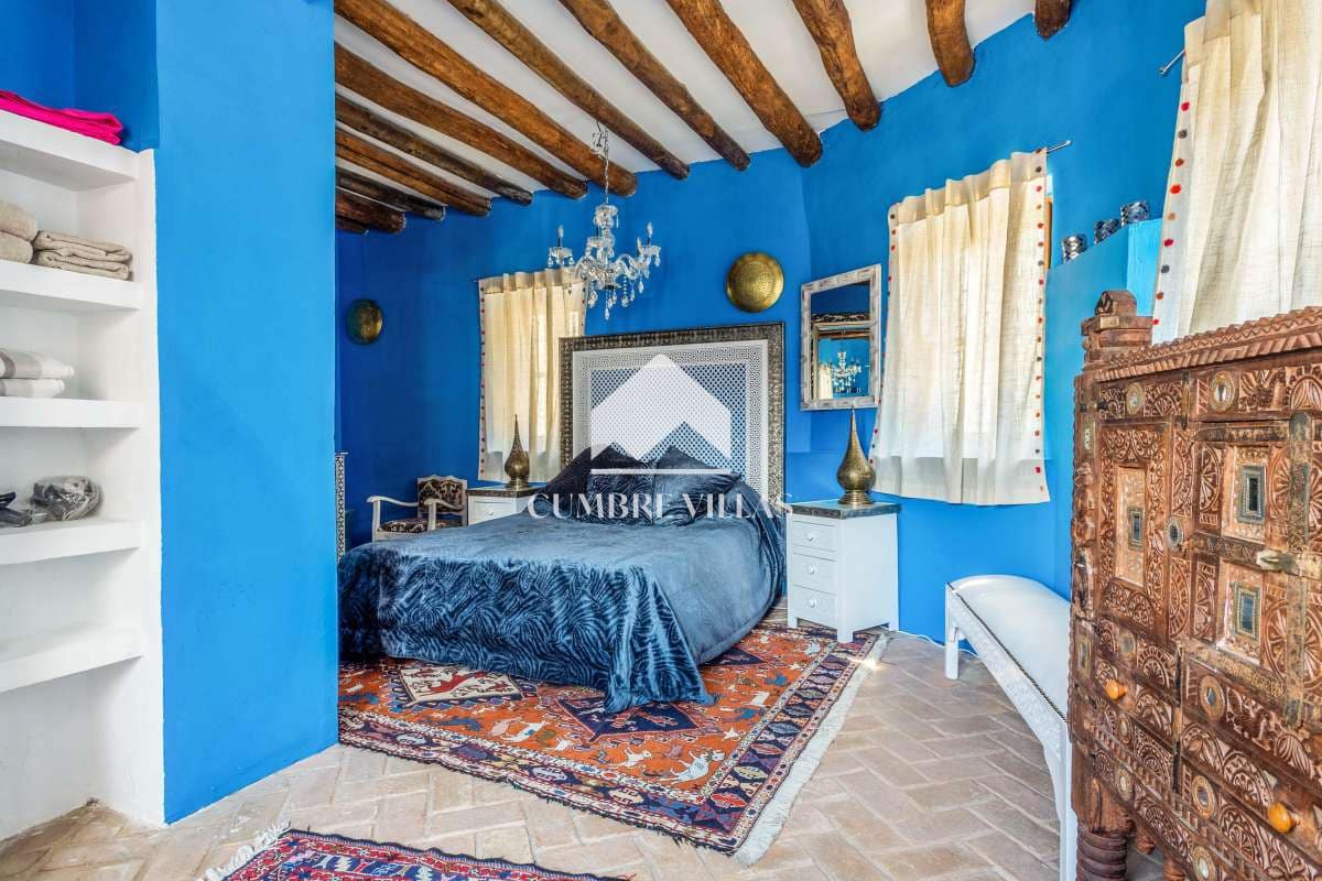 5 slaapkamer Villa te koop in Melegis met zwembad - € 625.000 (Ref: 8414818)