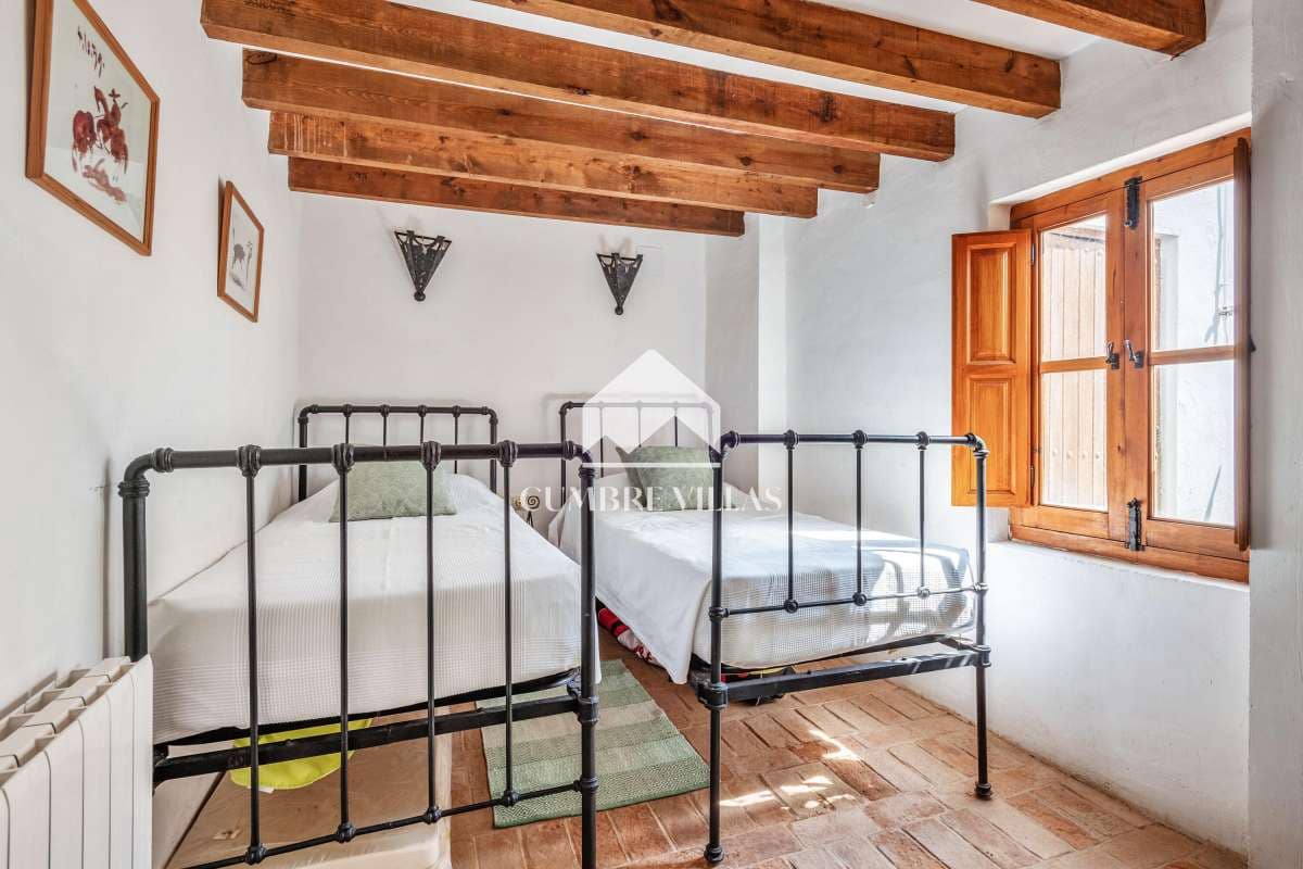 5 slaapkamer Villa te koop in Melegis met zwembad - € 625.000 (Ref: 8414818)