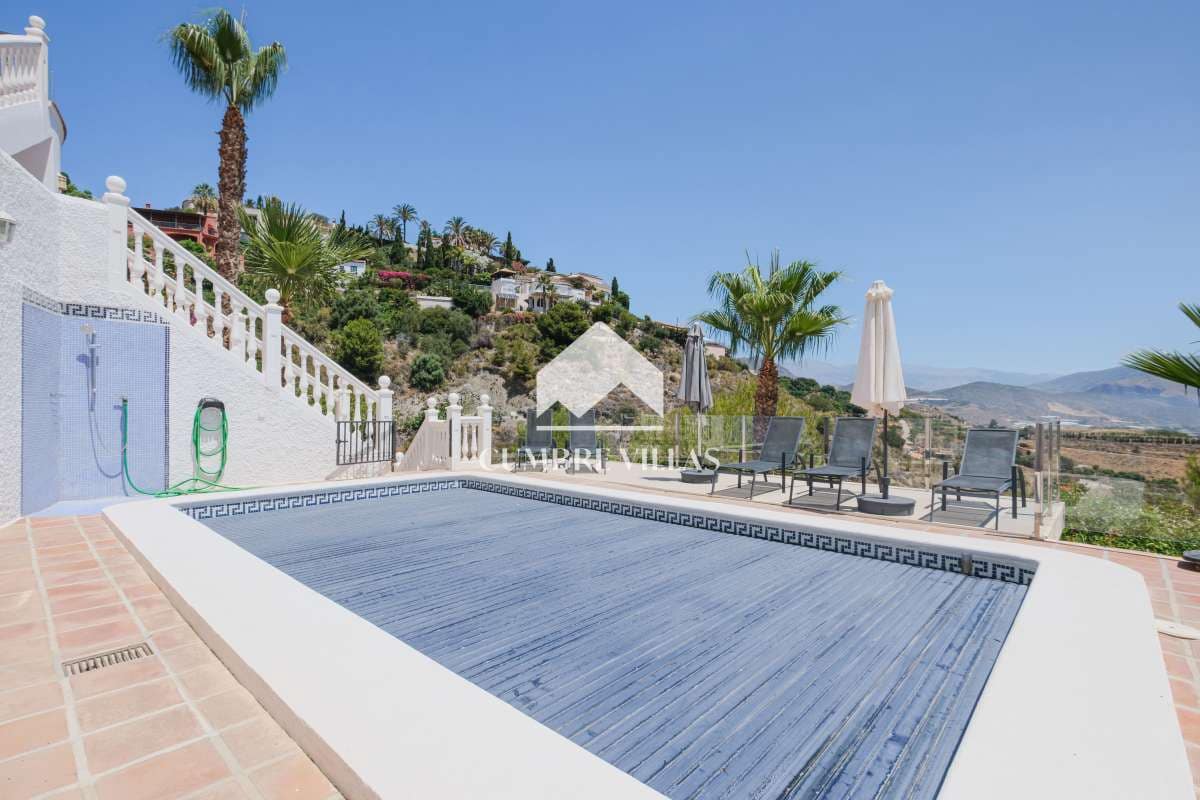 4 soveværelse Villa til salg i Salobrena med swimmingpool garage - € 695.000 (Ref: 8456590)