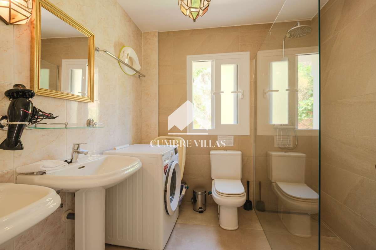 4 soveværelse Villa til salg i Salobrena med swimmingpool garage - € 695.000 (Ref: 8456590)