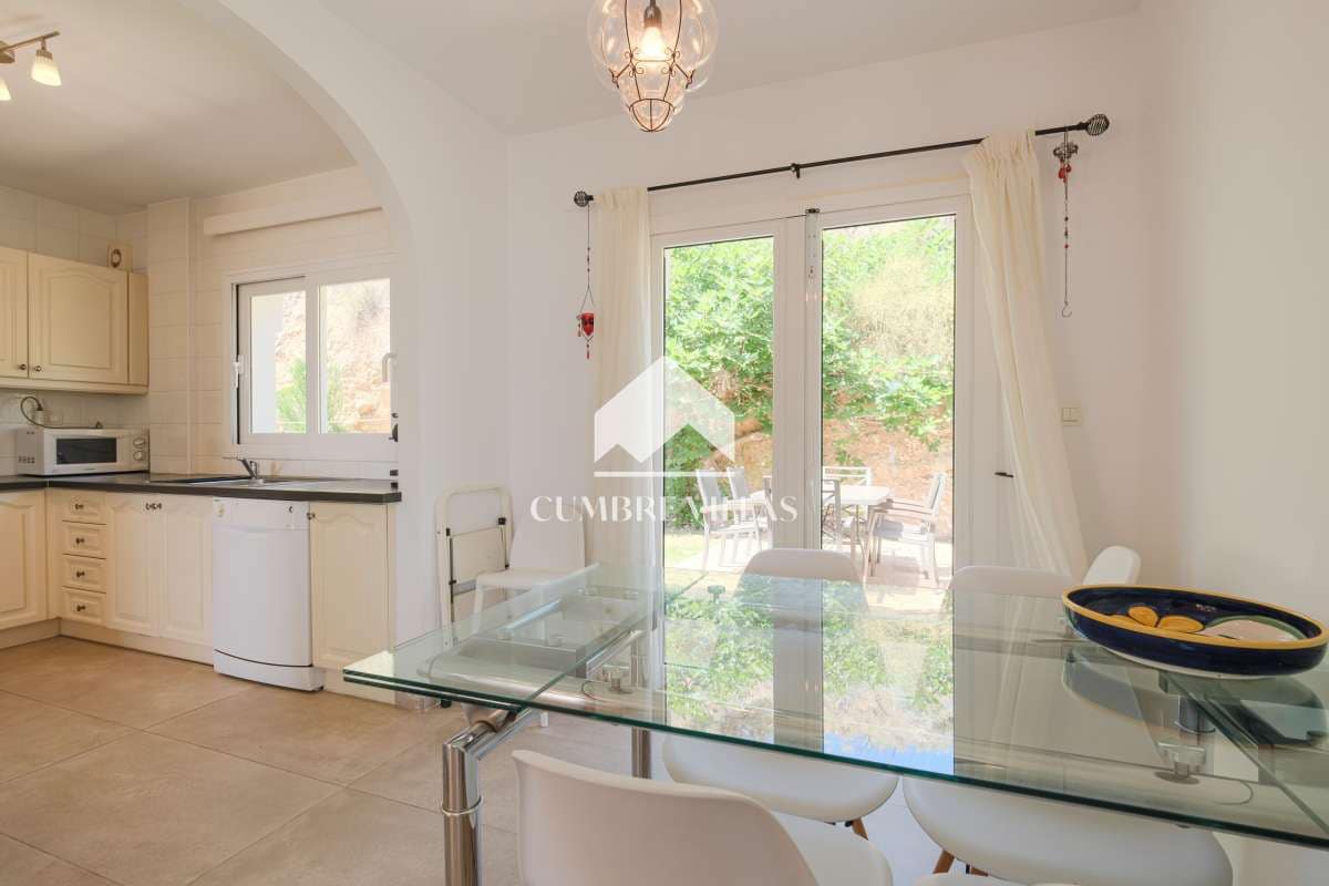 4 soveværelse Villa til salg i Salobrena med swimmingpool garage - € 695.000 (Ref: 8456590)