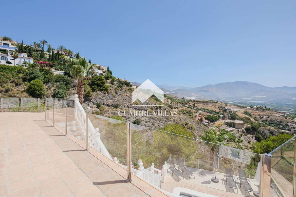 4 soveværelse Villa til salg i Salobrena med swimmingpool garage - € 695.000 (Ref: 8456590)