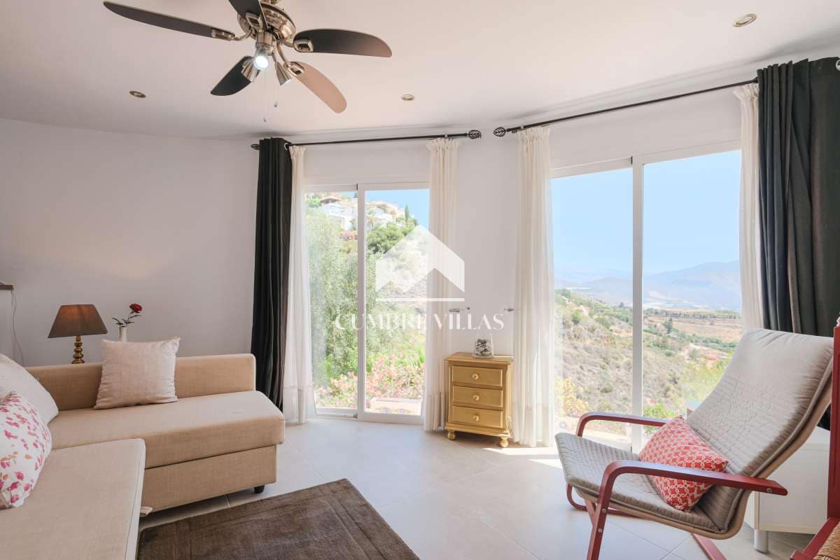 4 soveværelse Villa til salg i Salobrena med swimmingpool garage - € 695.000 (Ref: 8456590)