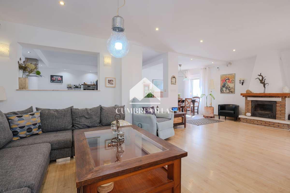 4 soveværelse Byhus til salg i Lobres med swimmingpool garage - € 358.000 (Ref: 8533501)