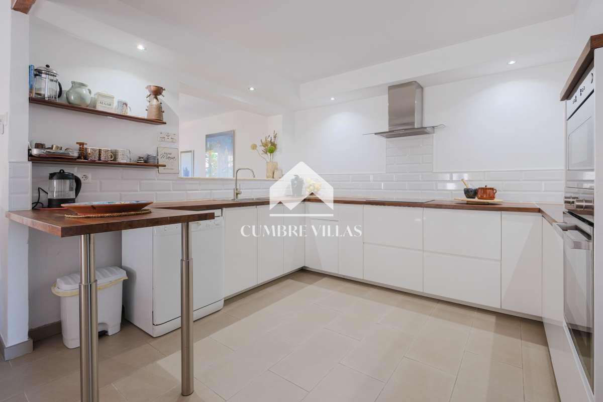 4 soveværelse Byhus til salg i Lobres med swimmingpool garage - € 358.000 (Ref: 8533501)