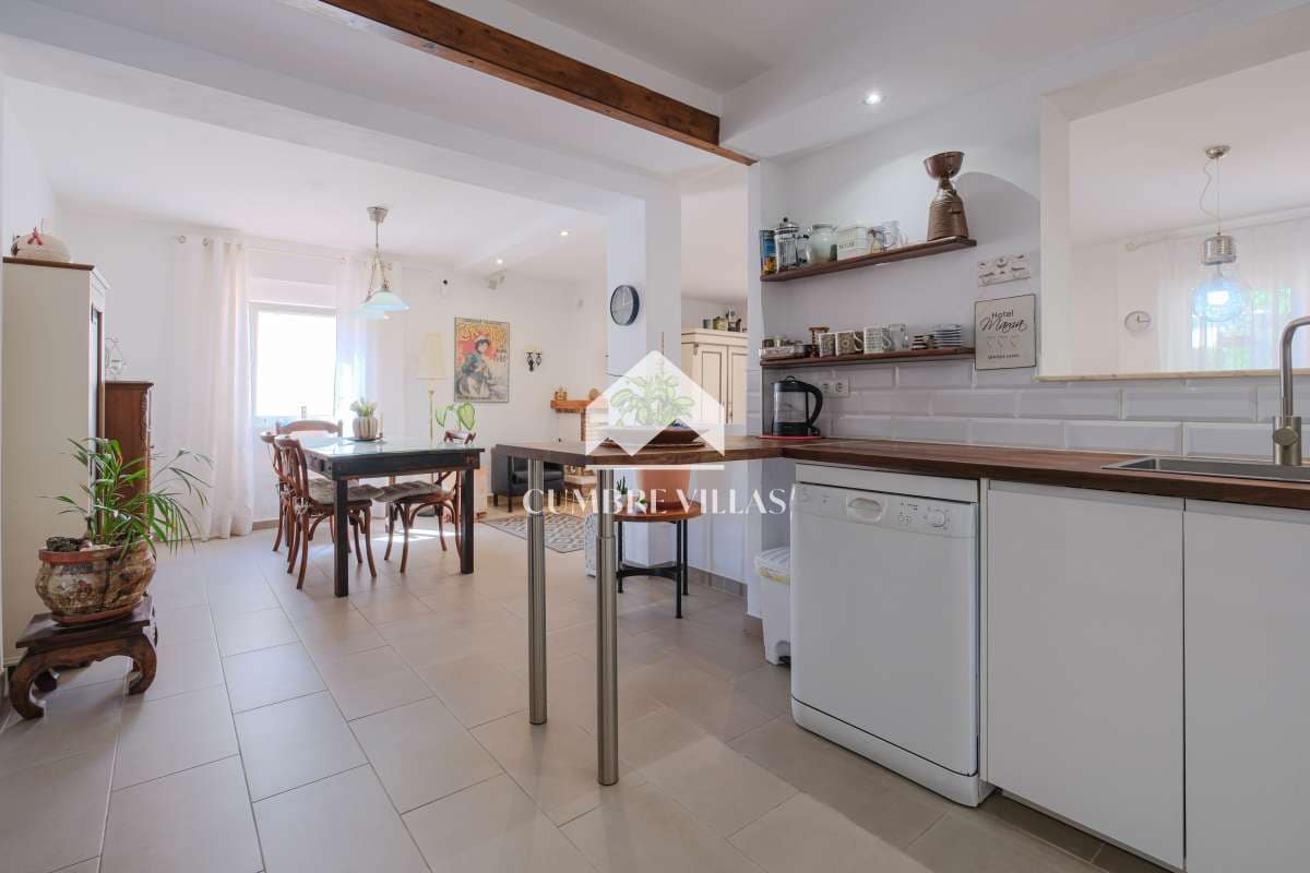 4 soveværelse Byhus til salg i Lobres med swimmingpool garage - € 358.000 (Ref: 8533501)