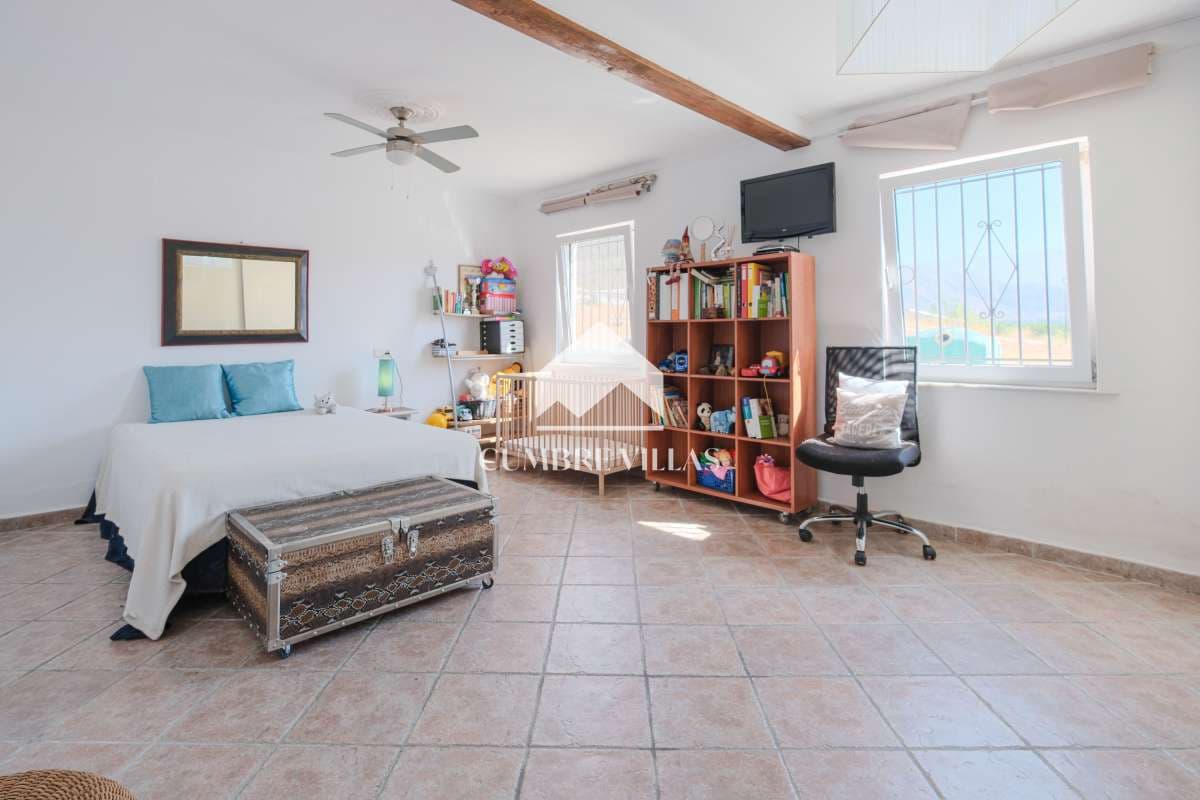 4 soveværelse Byhus til salg i Lobres med swimmingpool garage - € 358.000 (Ref: 8533501)