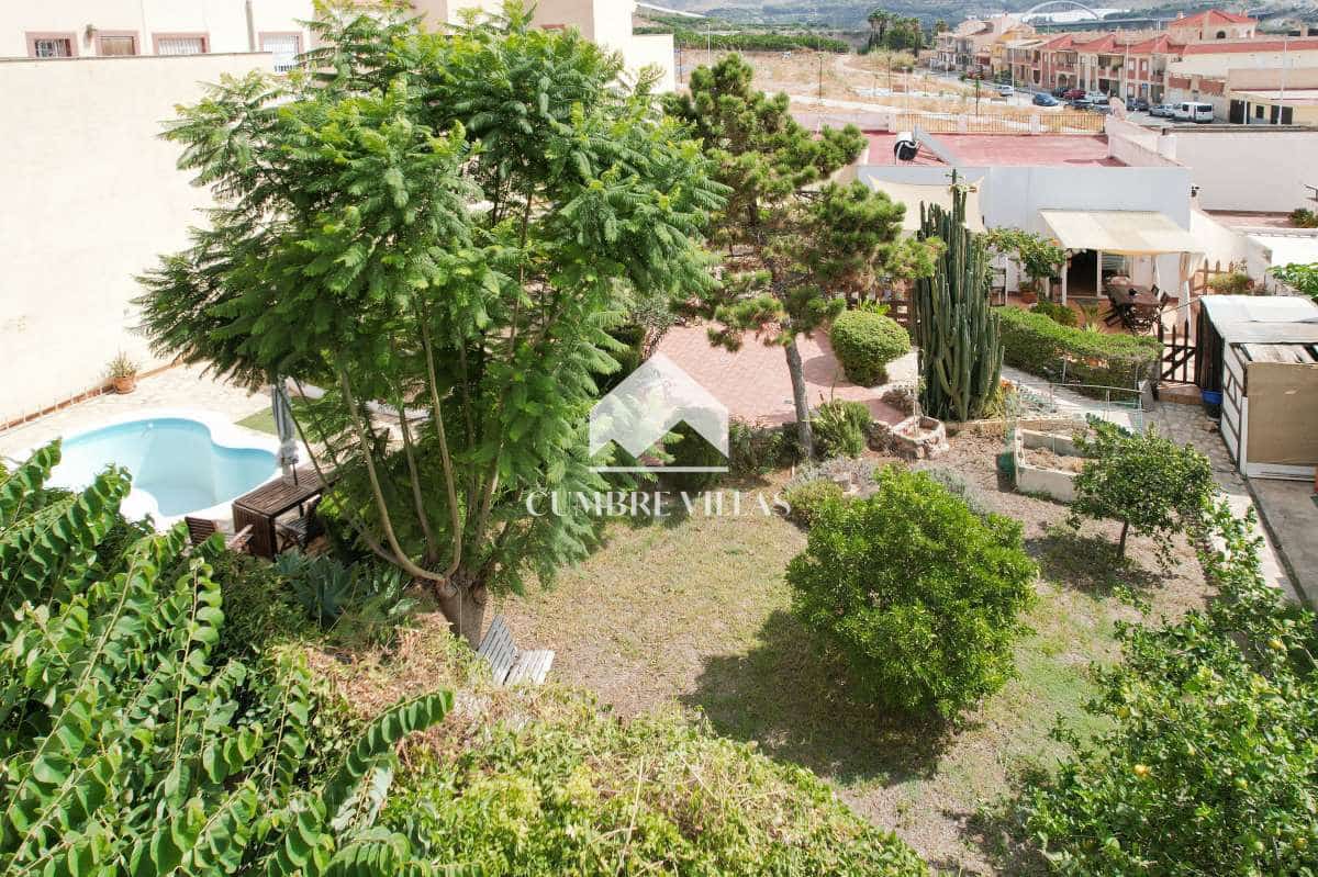 4 soveværelse Byhus til salg i Lobres med swimmingpool garage - € 358.000 (Ref: 8533501)