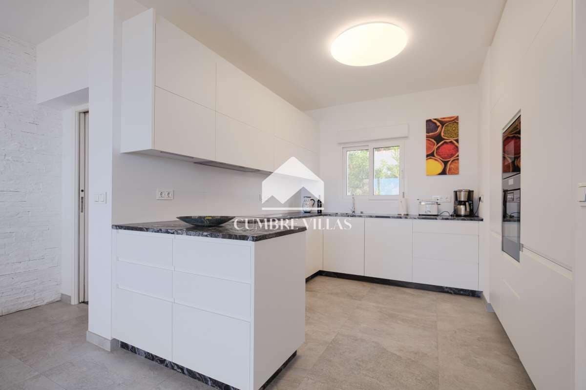 4 soverom Villa til salgs i Salobrena med svømmebasseng - € 879 000 (Ref: 8619663)