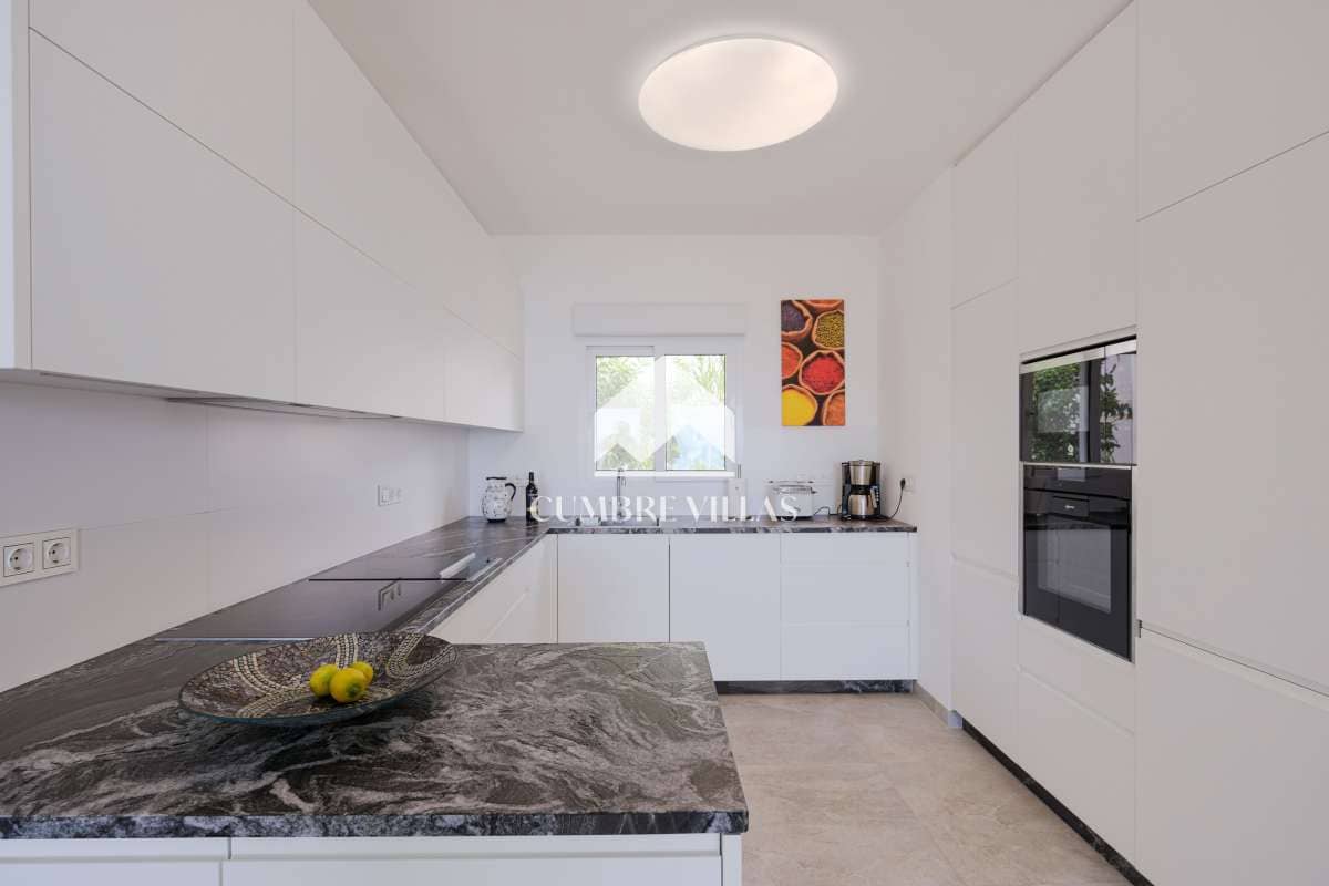 4 soverom Villa til salgs i Salobrena med svømmebasseng - € 879 000 (Ref: 8619663)