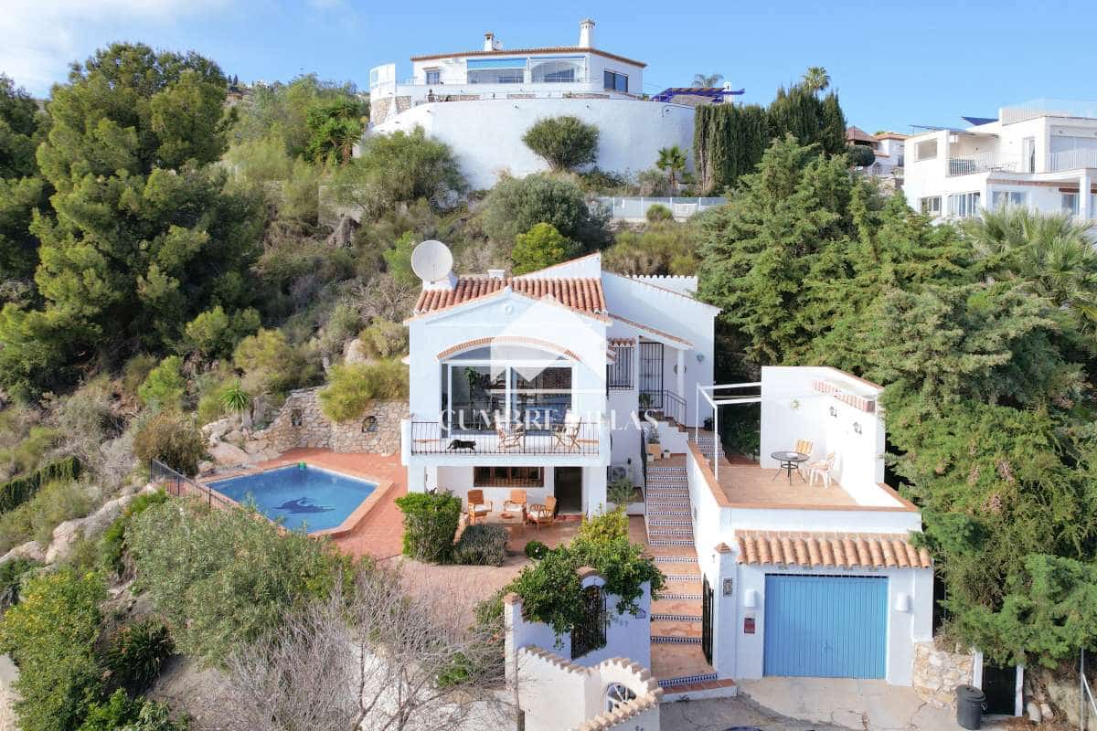 3 soveværelse Villa til salg i Salobrena med swimmingpool garage - € 489.000 (Ref: 8826764)