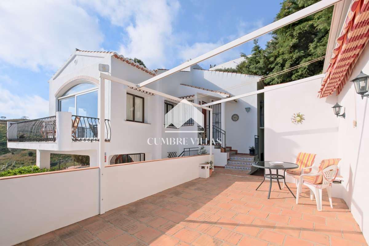 3 soveværelse Villa til salg i Salobrena med swimmingpool garage - € 489.000 (Ref: 8826764)