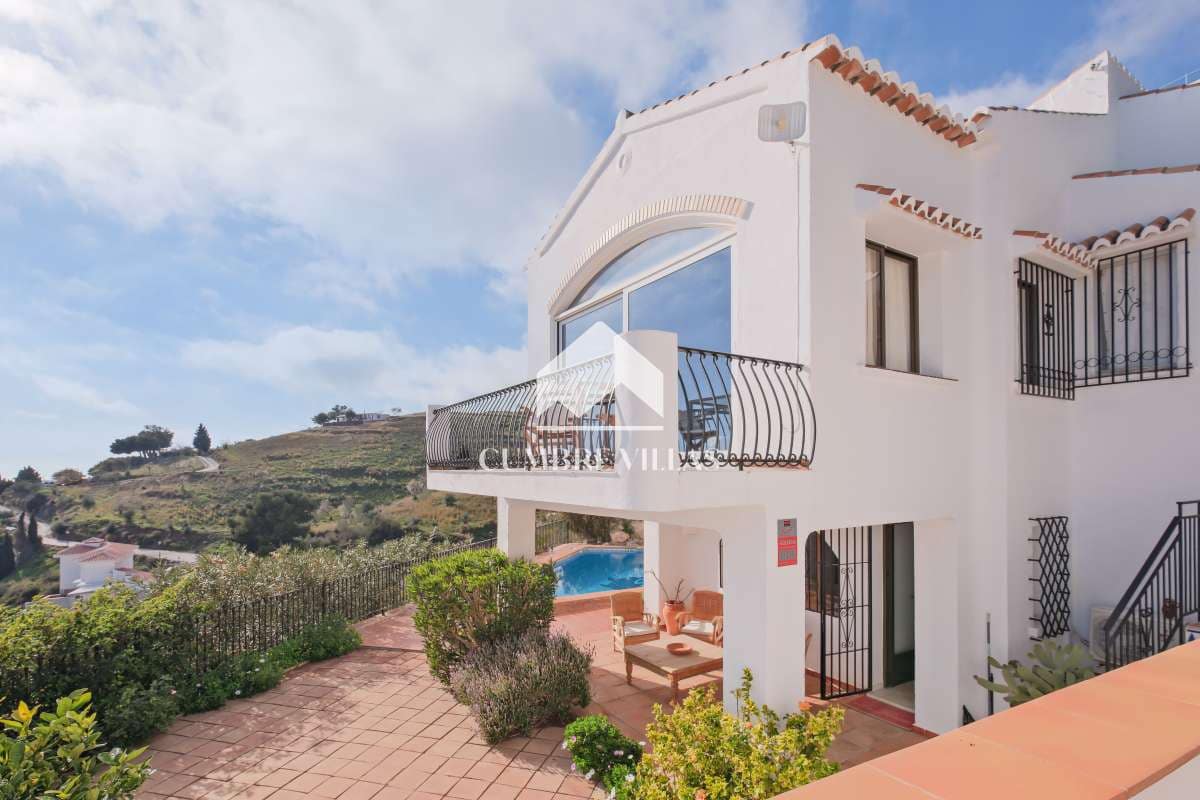 3 soveværelse Villa til salg i Salobrena med swimmingpool garage - € 489.000 (Ref: 8826764)