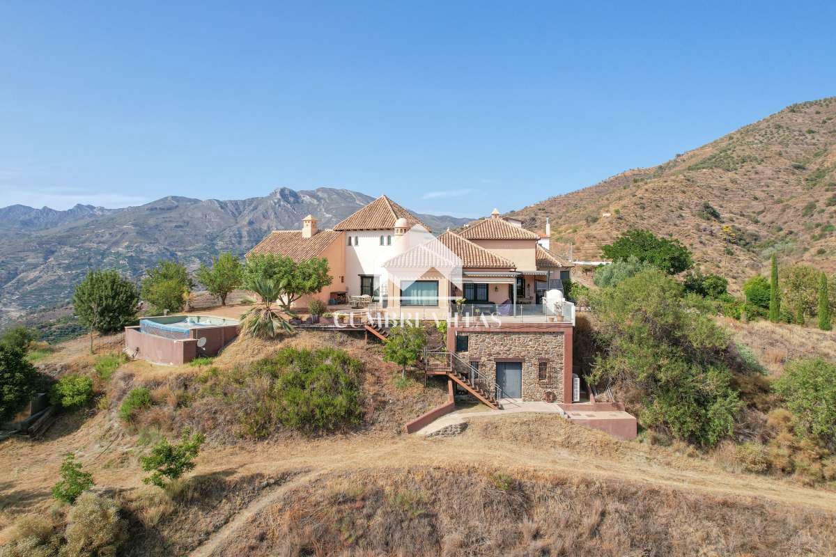 6 soveværelse Finca/Landehus til salg i Itrabo med swimmingpool garage - € 1.295.000 (Ref: 8896074)